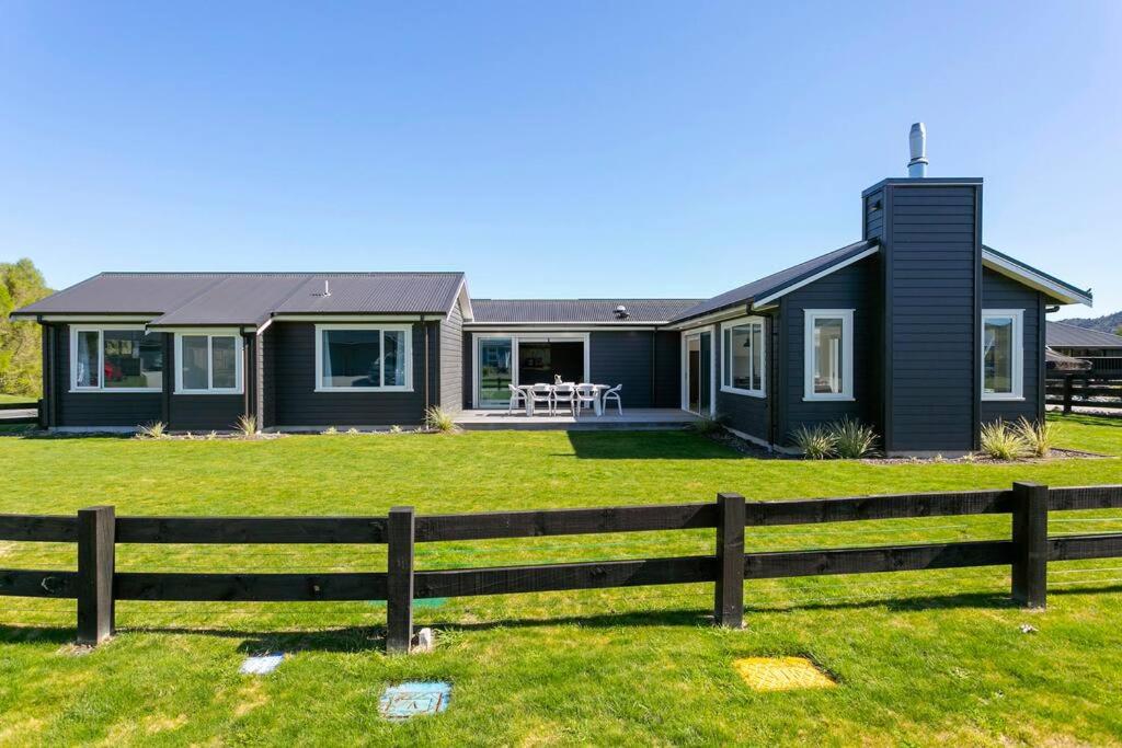 New Lake House In Kinloch 5