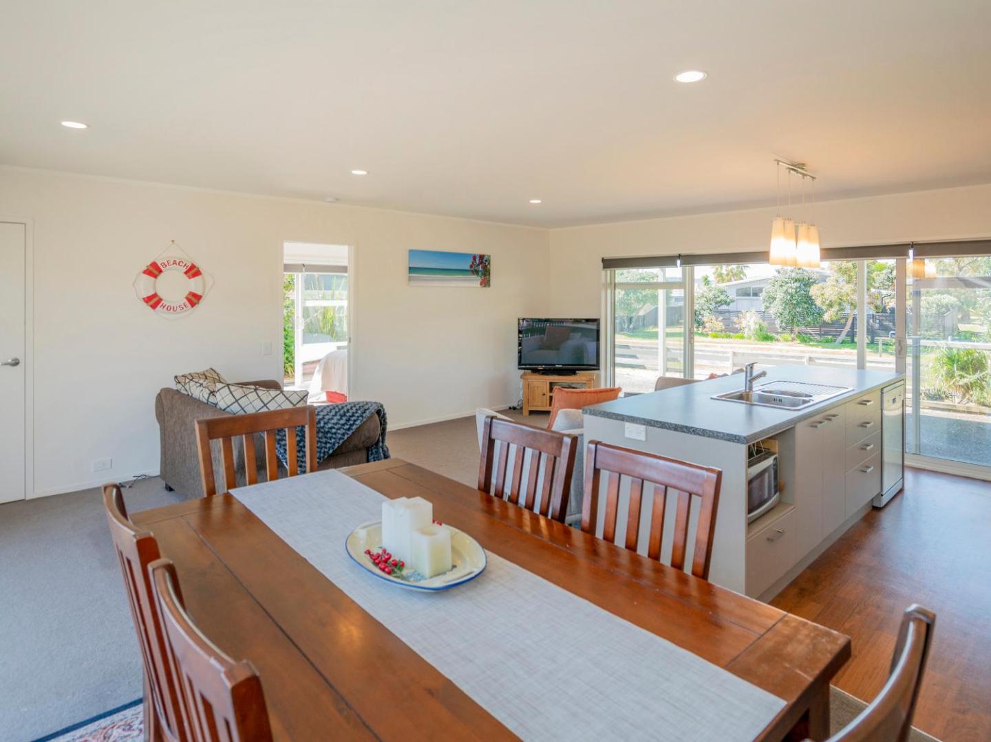 Unwind On The Fairway - Matarangi Holiday Home 4