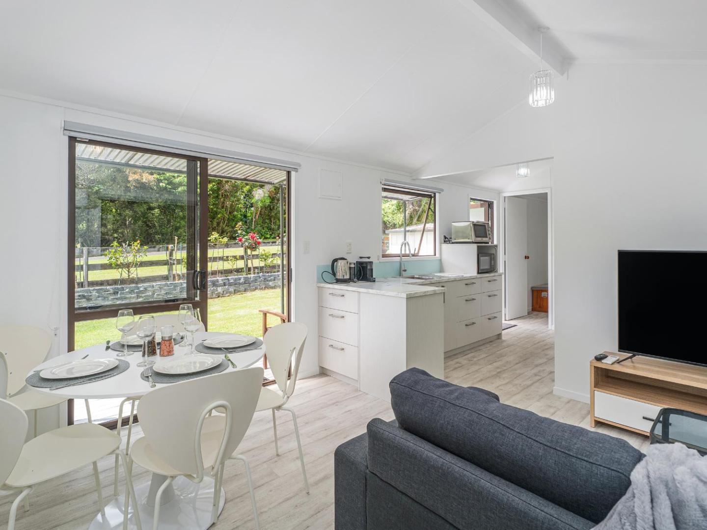Rewa Rewa Retreat - Tairua Holiday Home 3