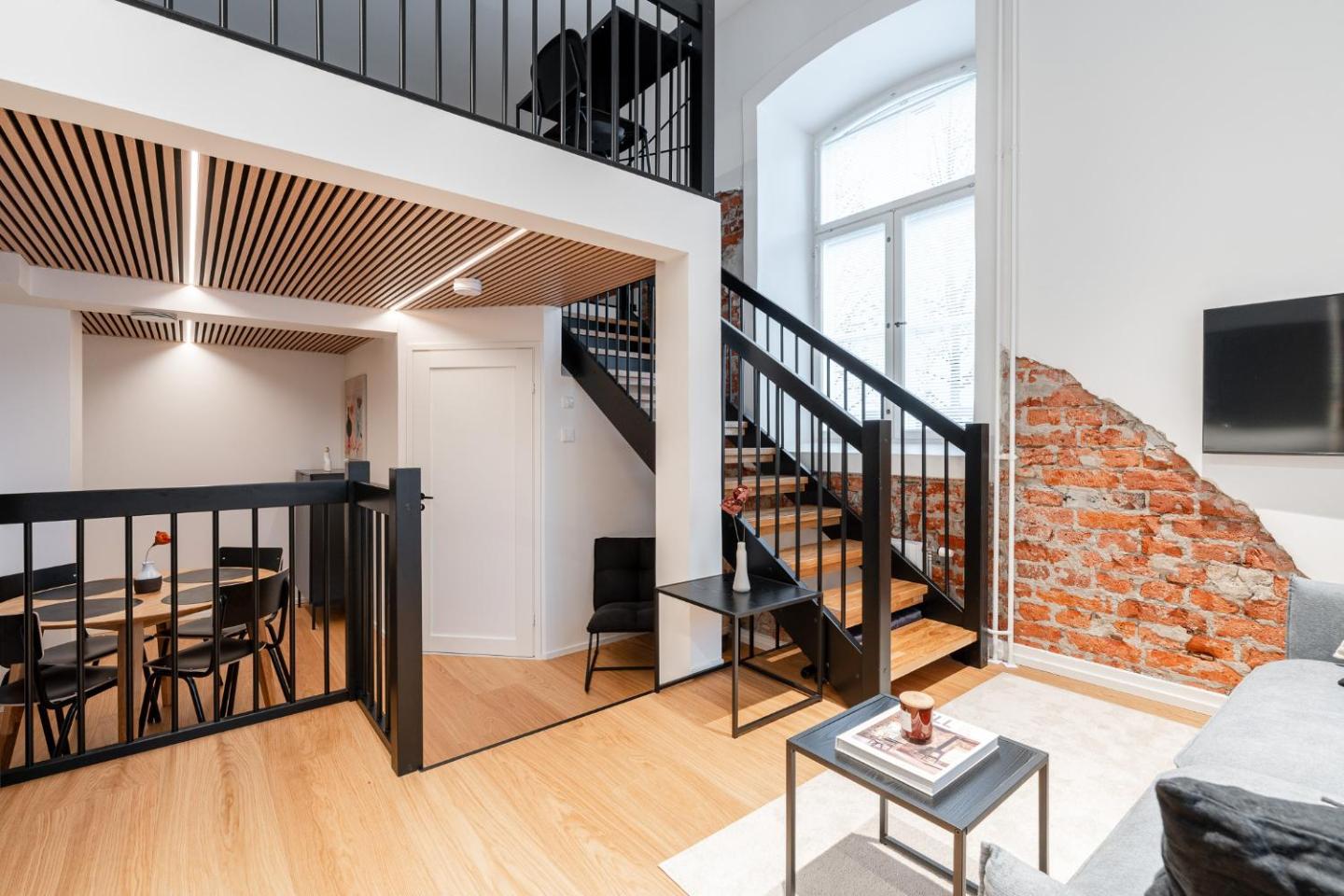 Stylish Loft Next To City Center & Lake Pyhäjärvi 2
