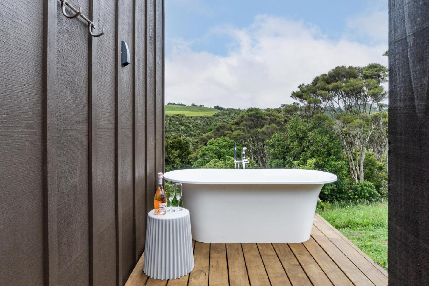 Ngahere Views - Rural Cabin 5 Min Drive To Raglan Township 2