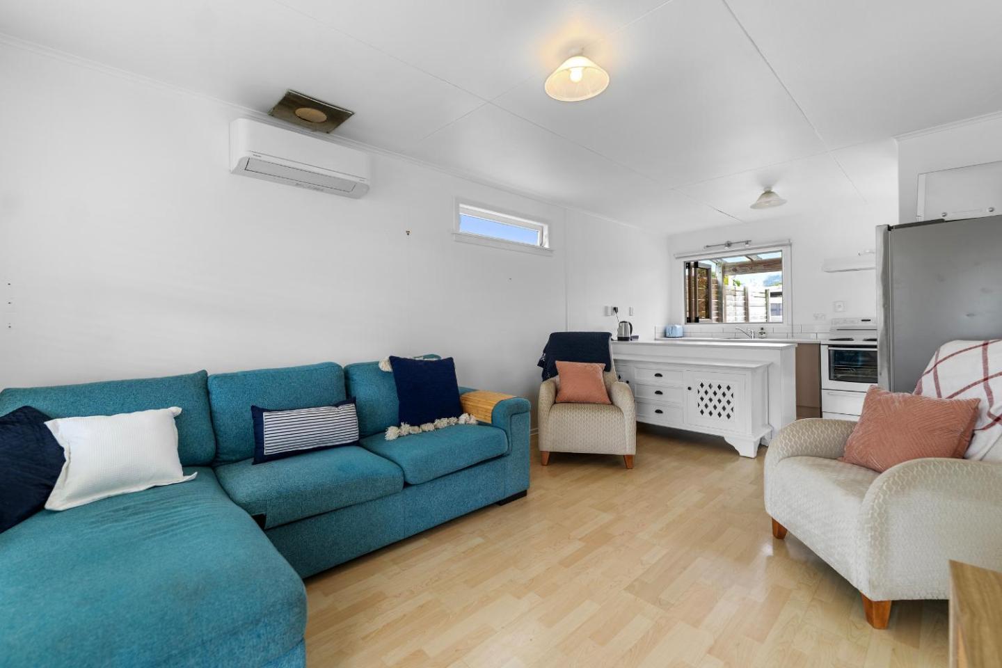 The Blue Cottage - Waihi Beach Holiday Home 2