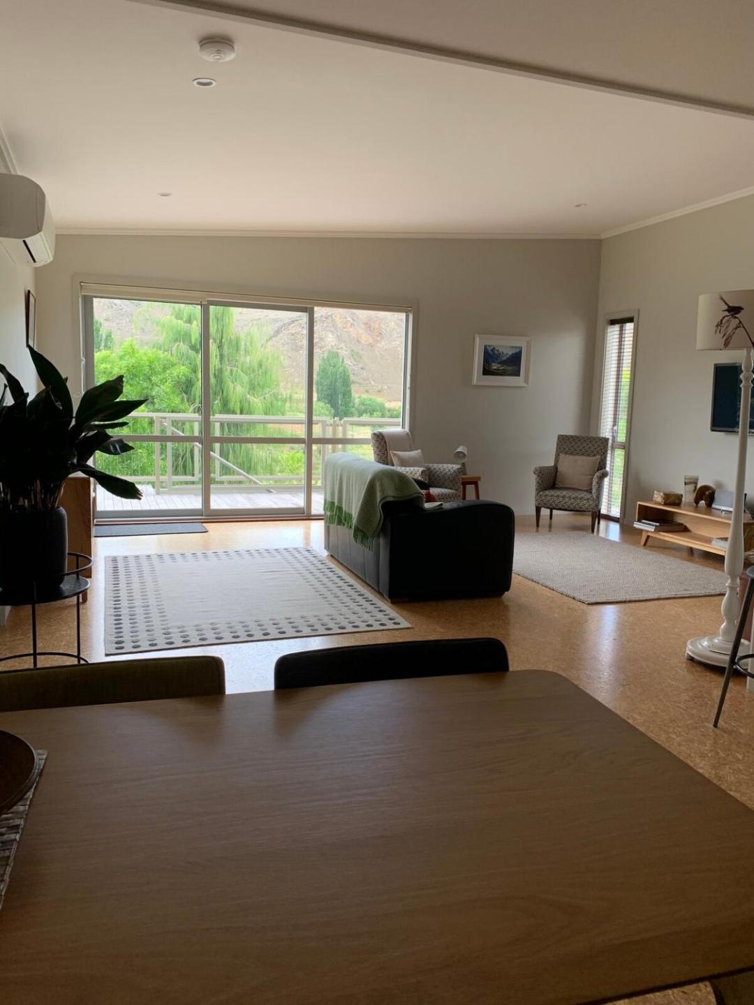 Clock View Apartment 4