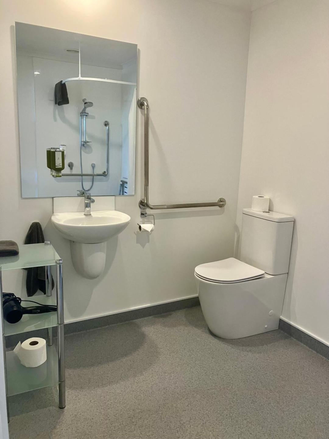 Tripinn Botique Motels & Affordable Accommodation 5