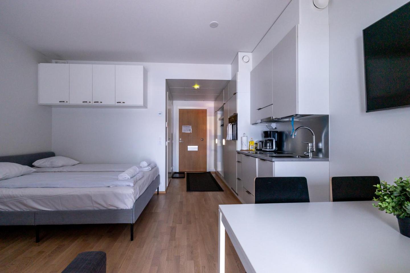 Prestigious Apartment & Enjoy Waterfront Living 5