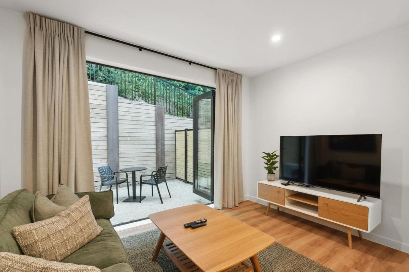 Fantail Retreat - Three Bedroom Townhouse 2