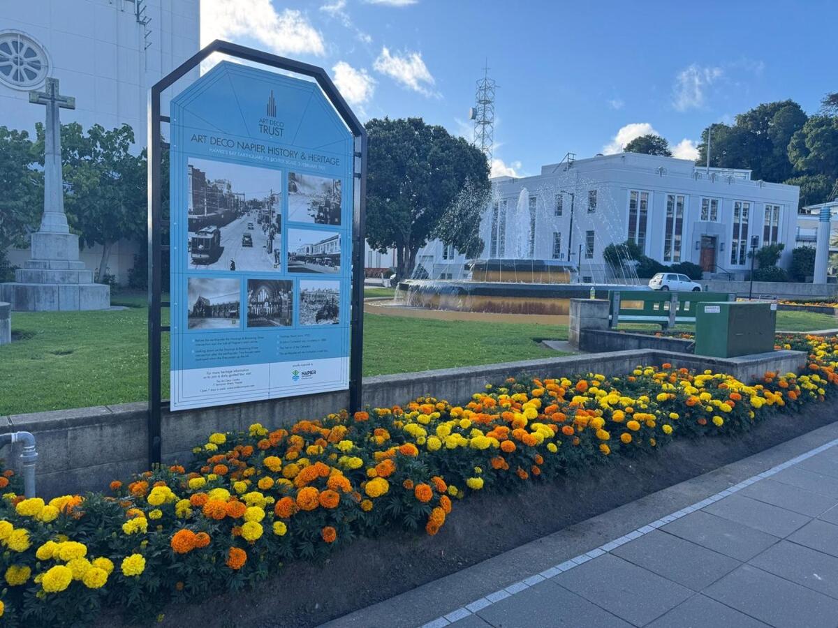 Chic 2 Bedroom Apartment In Art Deco Napier 2