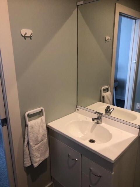 Chic 2 Bedroom Apartment In Art Deco Napier 4