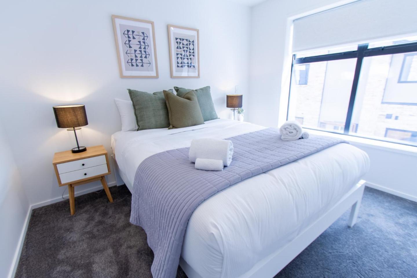 Ultimate Christchurch Escape 4-bed 4-bath Carpark 4