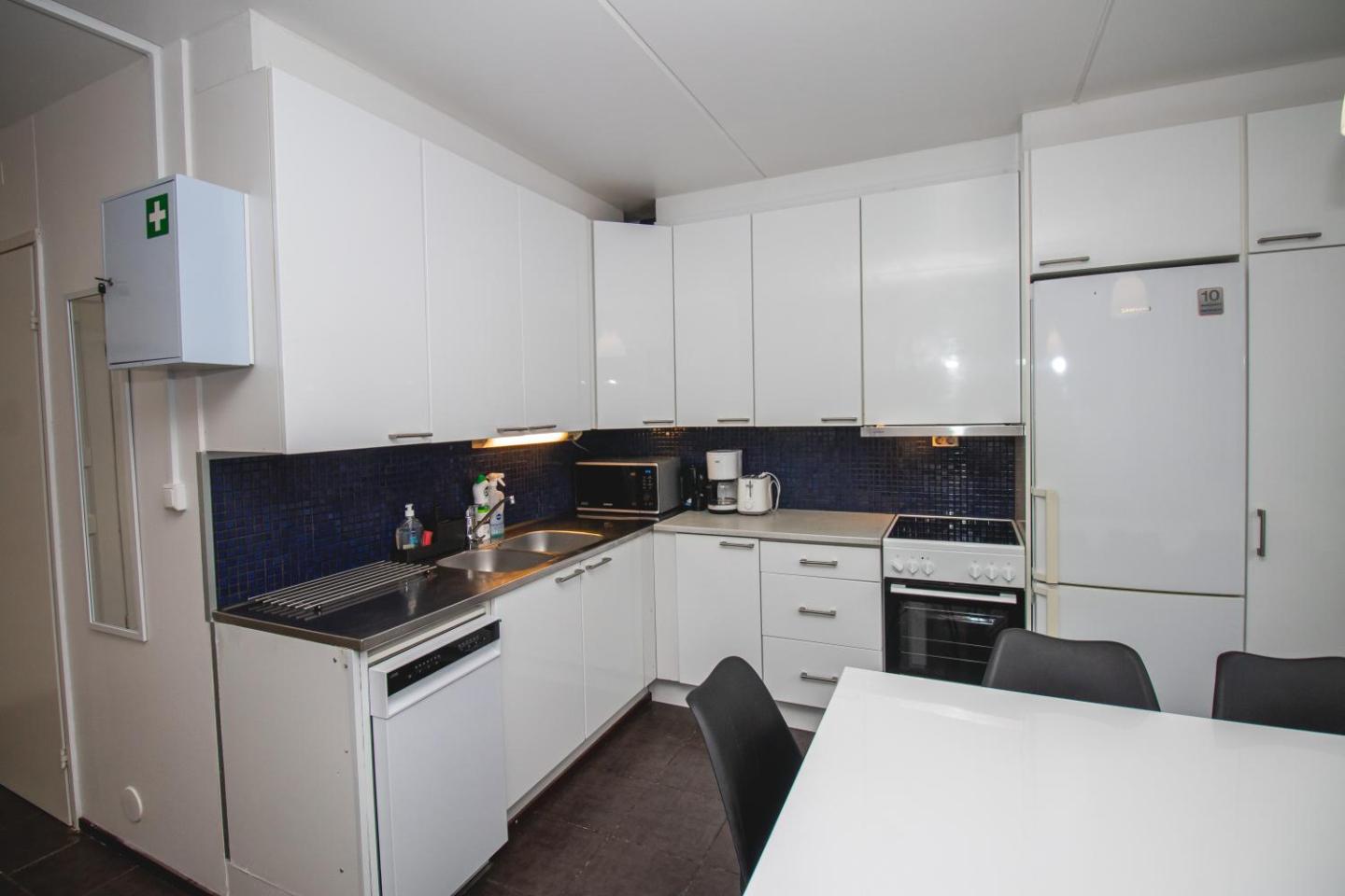 Cozy Apartment Near Metro Station 5
