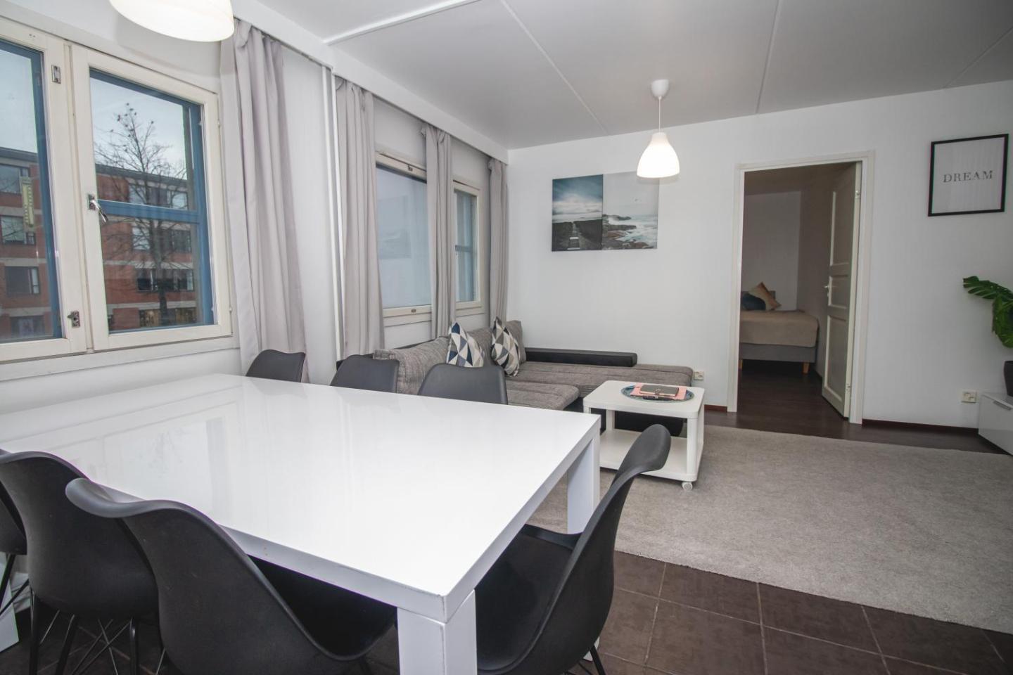 Cozy Apartment Near Metro Station 2