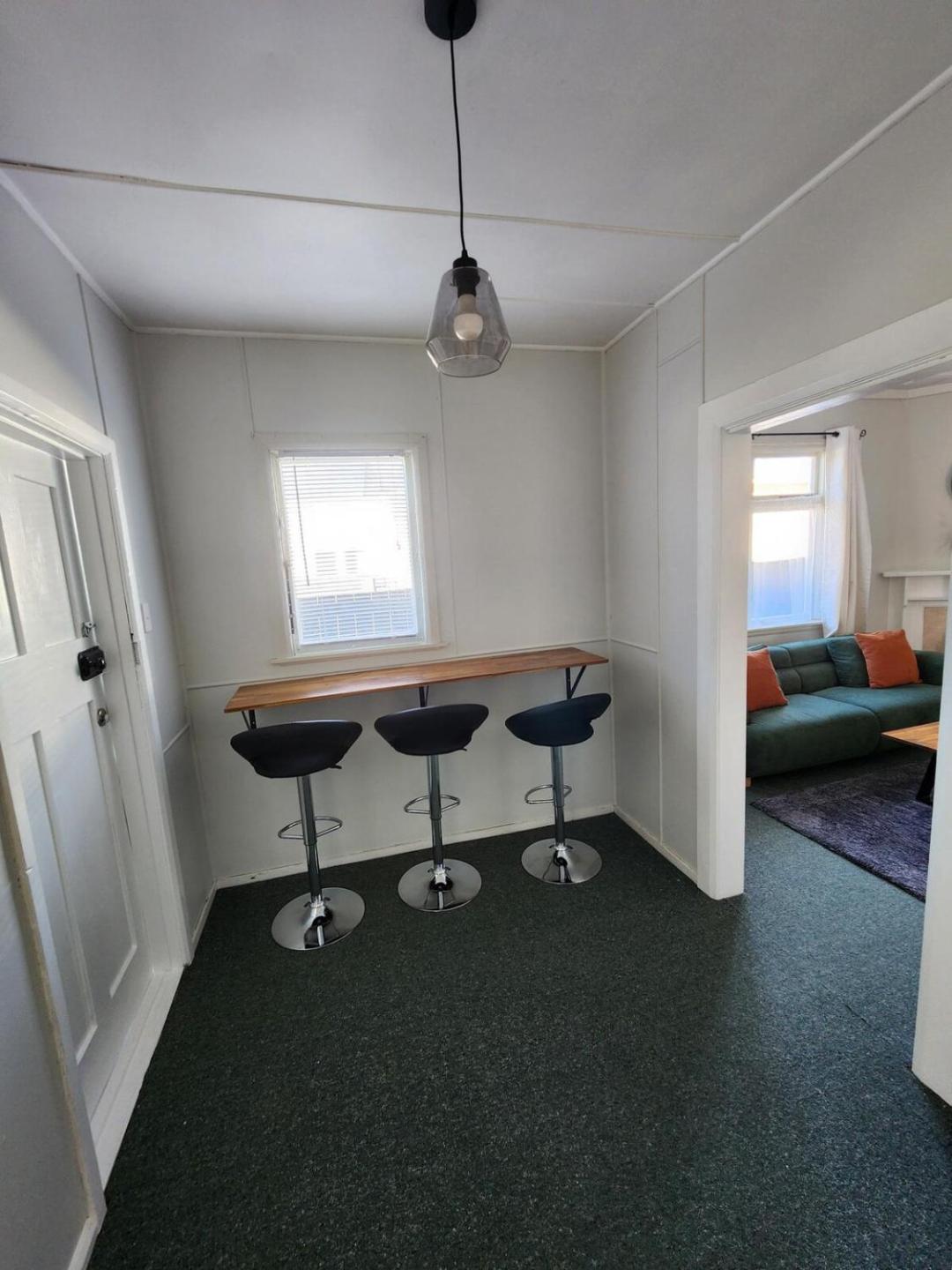 Elegant 3 Bedroom Home, Walking Distance To The Arena 5