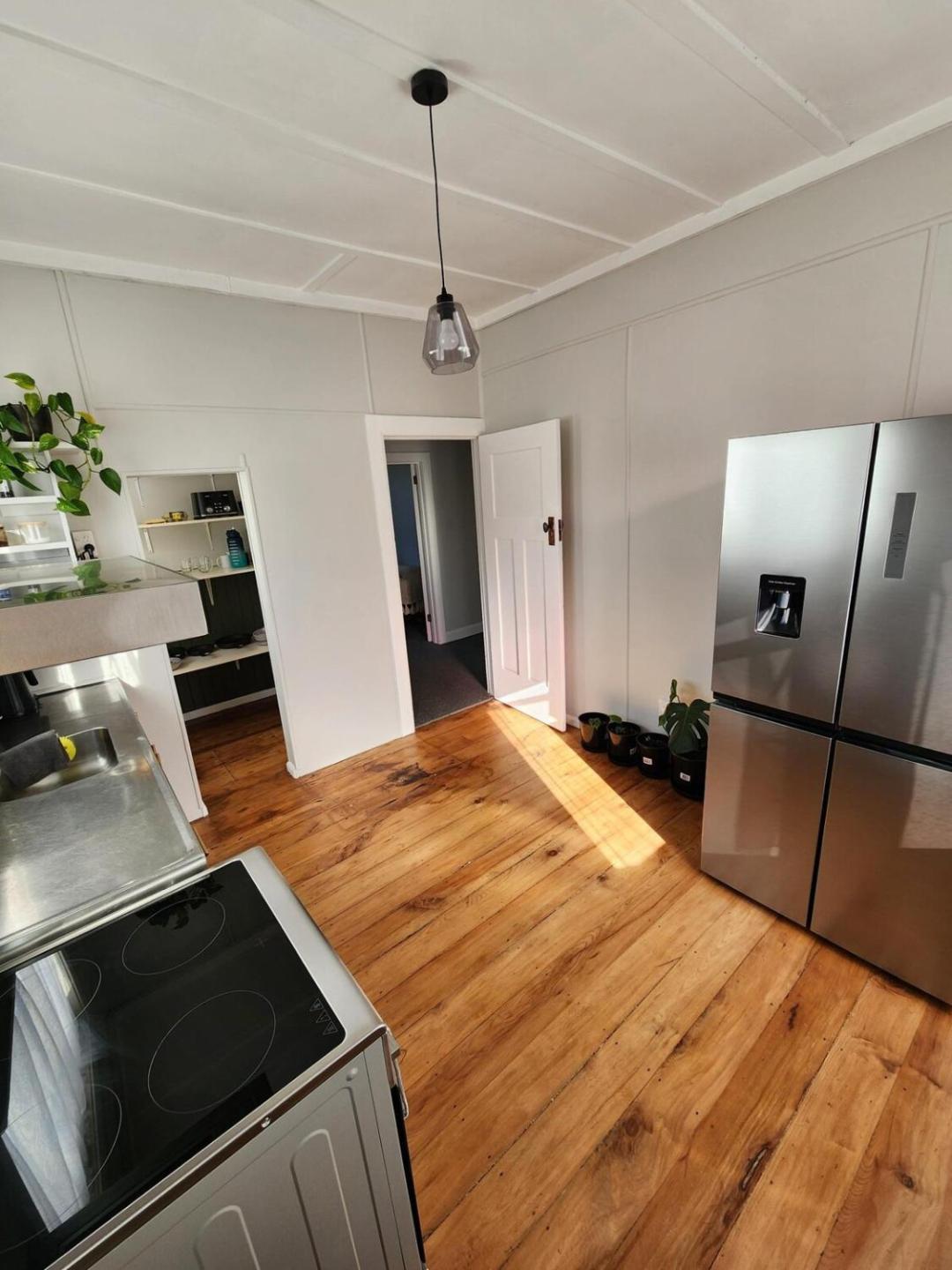 Elegant 3 Bedroom Home, Walking Distance To The Arena 4