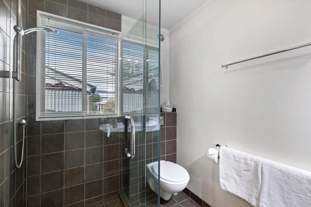 Roomy 2 Bedroom Property 4