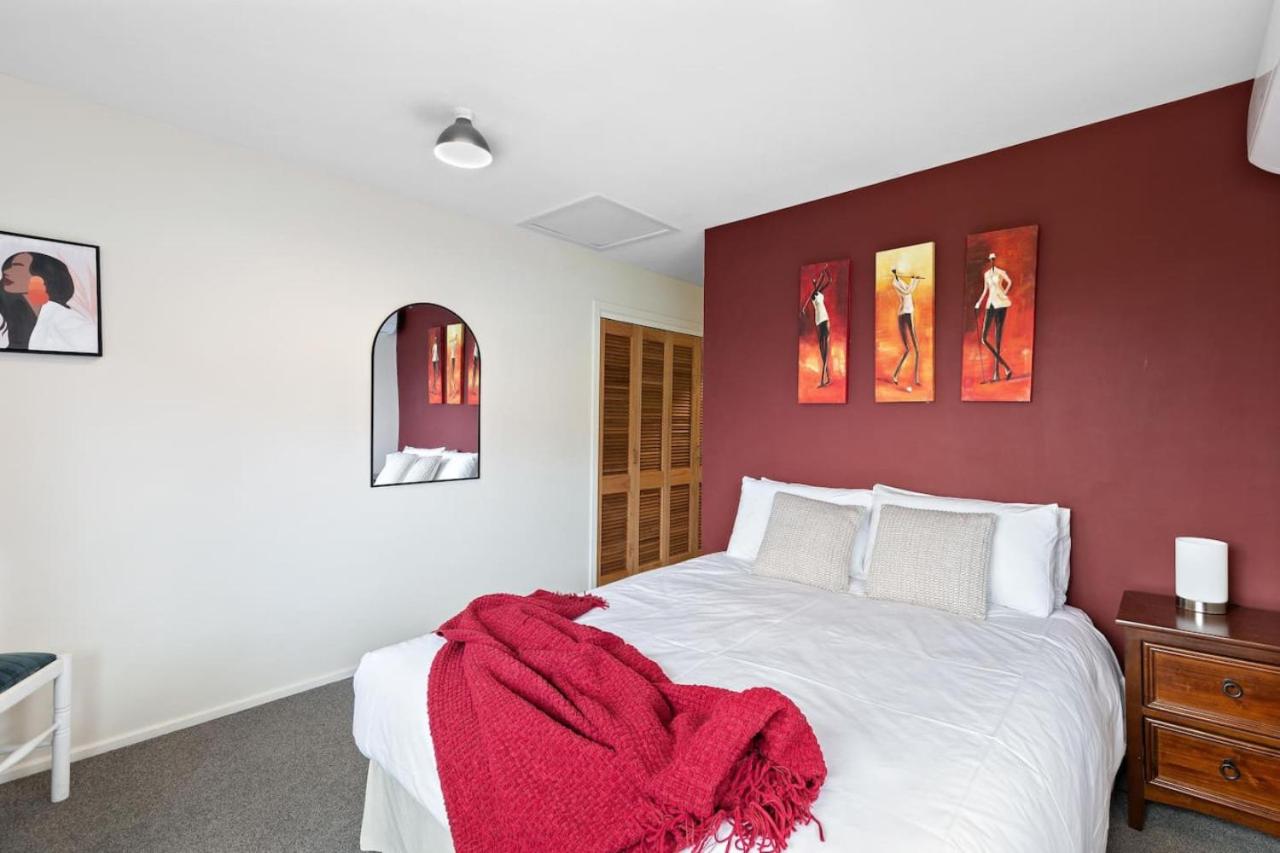 Roomy 2 Bedroom Property 5