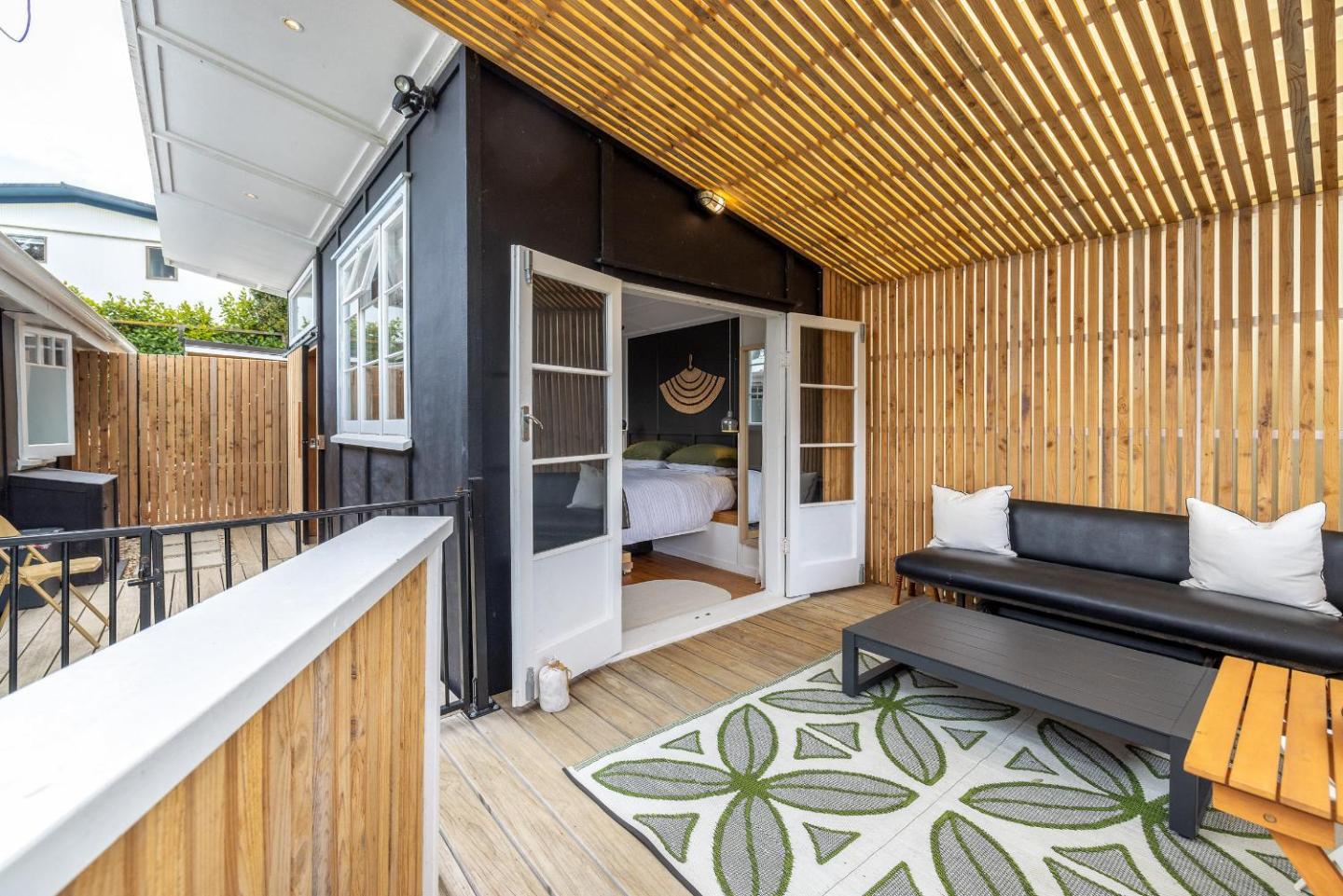 Little Oneroa Beach Studio 3