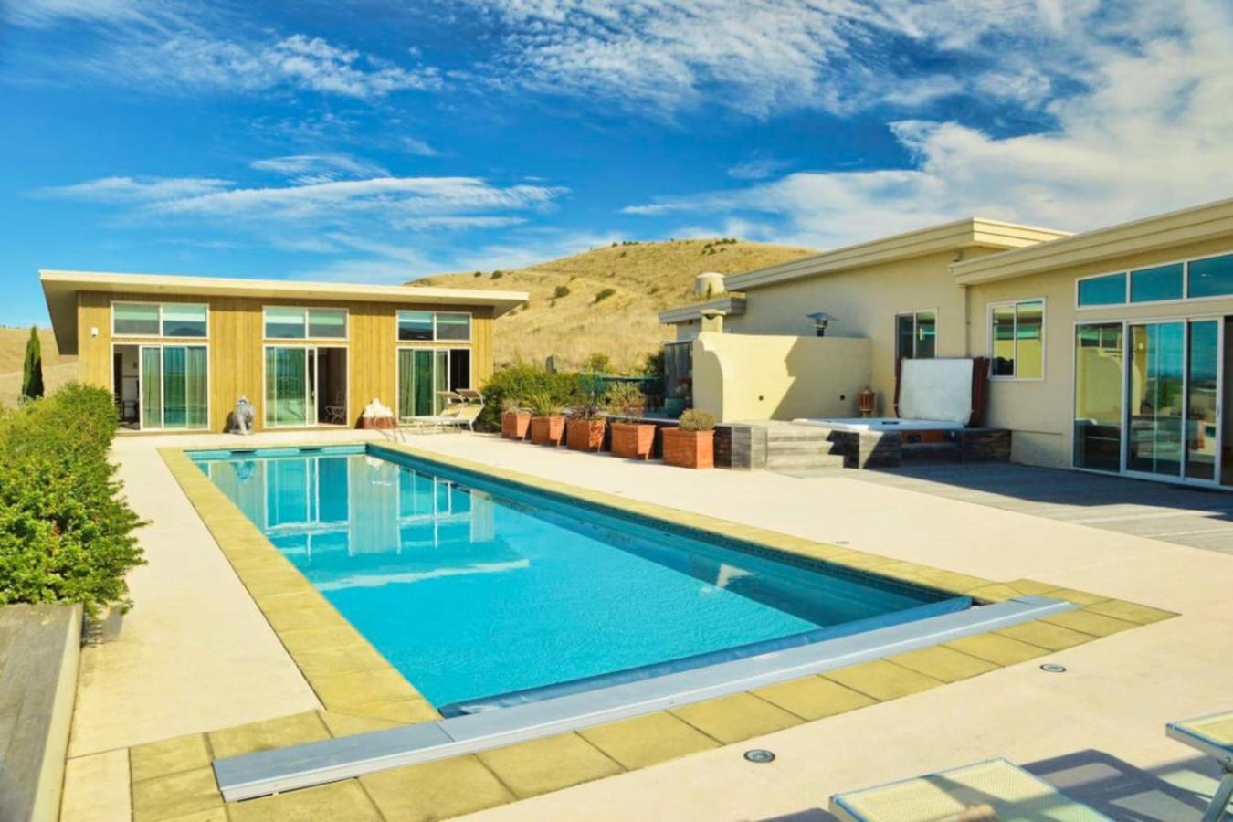 Oceanview Suite In An 6-bedroom Luxury Villa 3