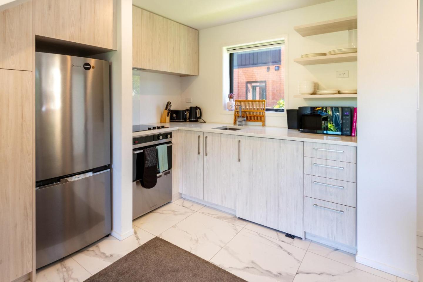 Elegant Living In Gloucester - Your Ideal Getaway 4
