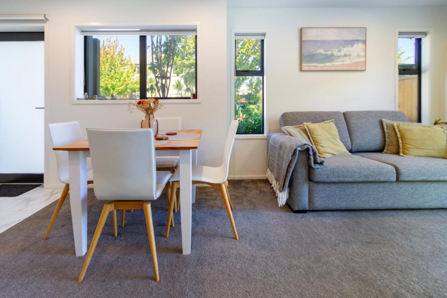 Elegant Living In Gloucester - Your Ideal Getaway 3