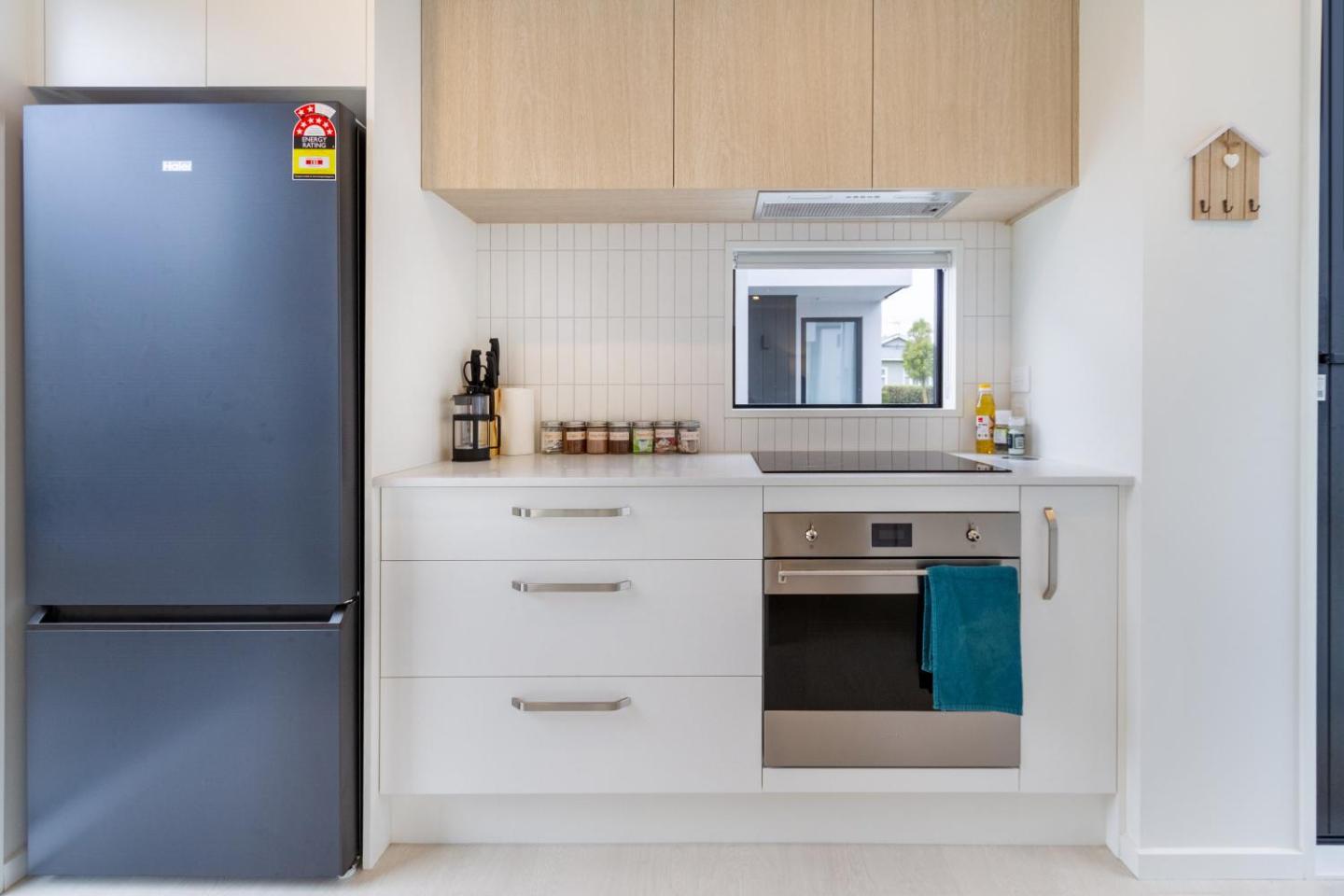 Affordable Comfort 2br With Carpark 3