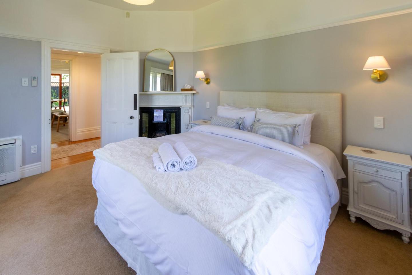 Exclusive 2 Bed Standalone Villa In St Albans 4