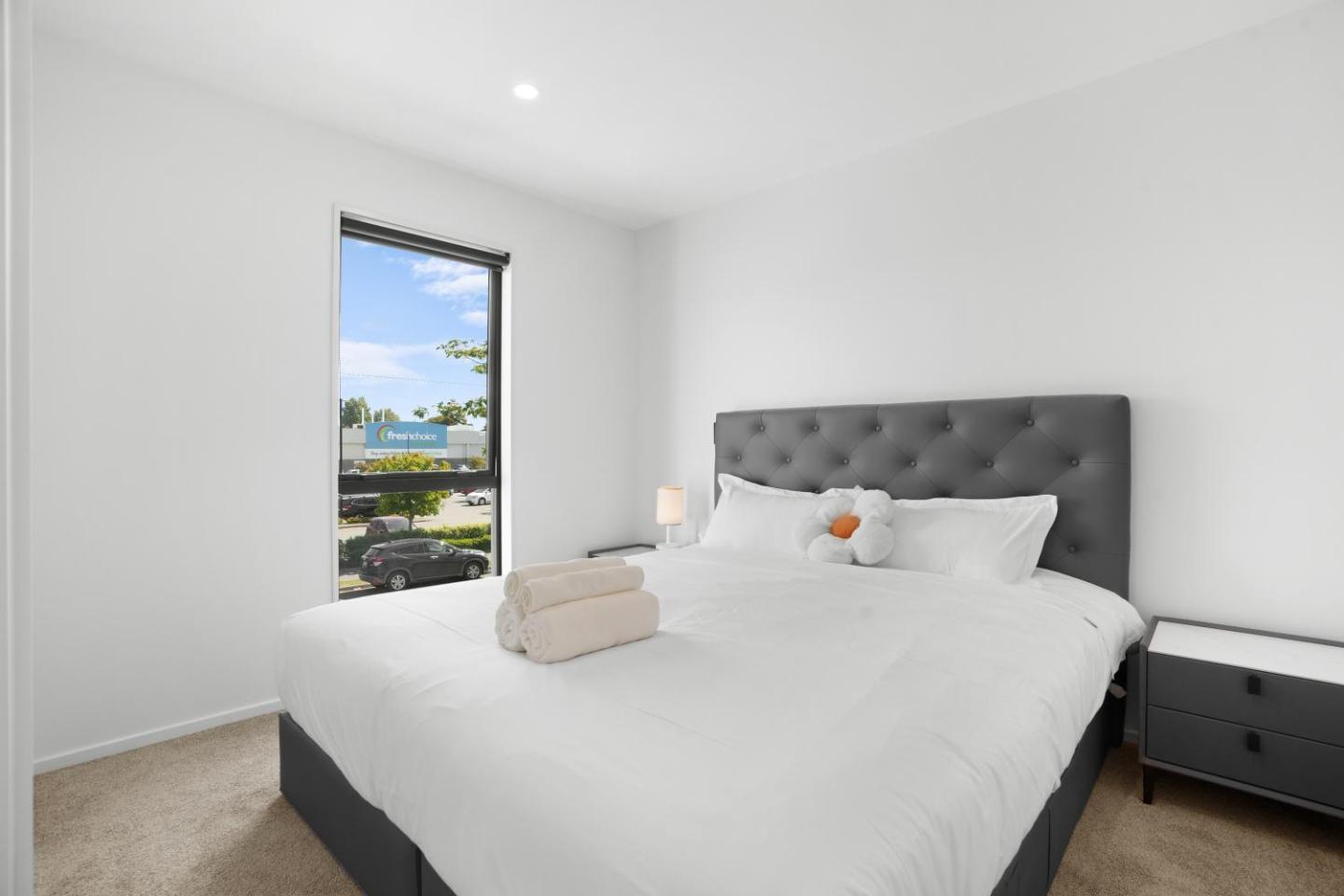 Mallside Retreat Close To City 2