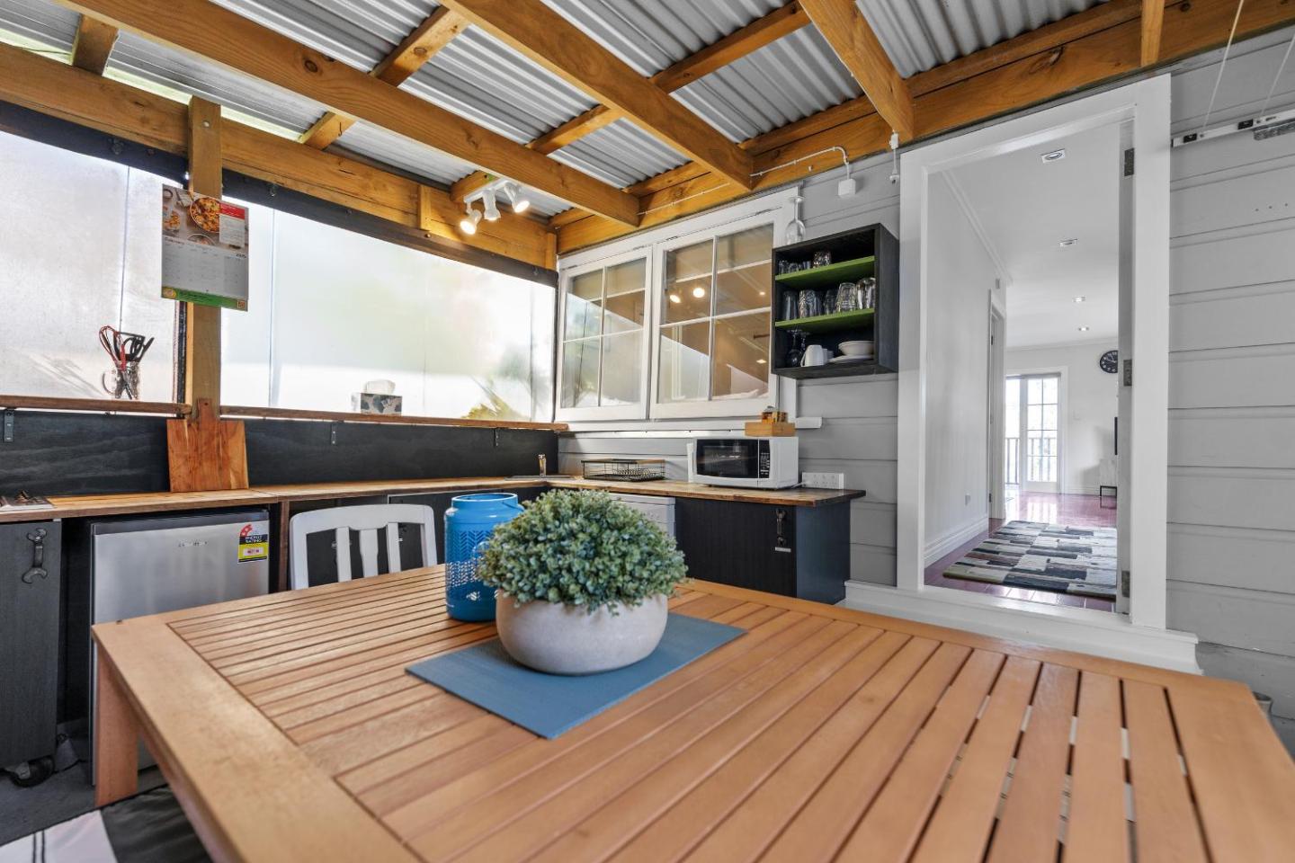 Heritage Charm - New Plymouth Holiday Home 4