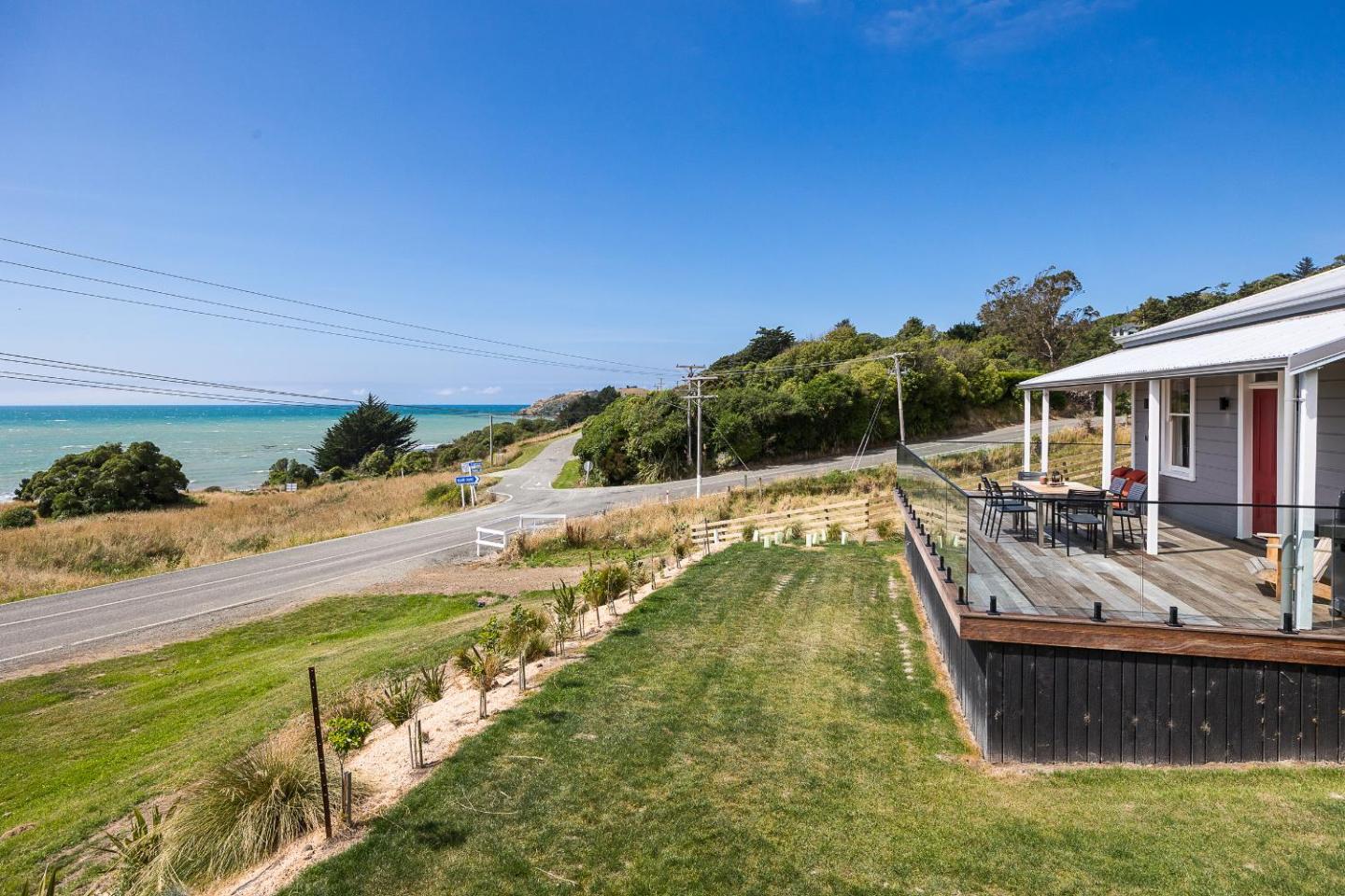 Moeraki Beachfront Holiday Home Sea Views & Boat Parking 5