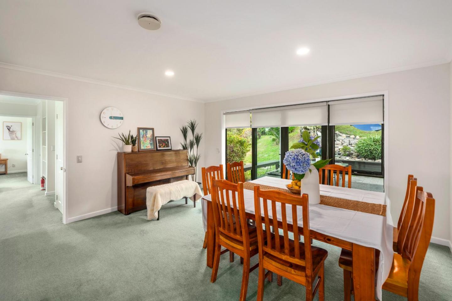 Spacious Rotorua Family Retreat With Huge Garden - Up To 11 Guests 4