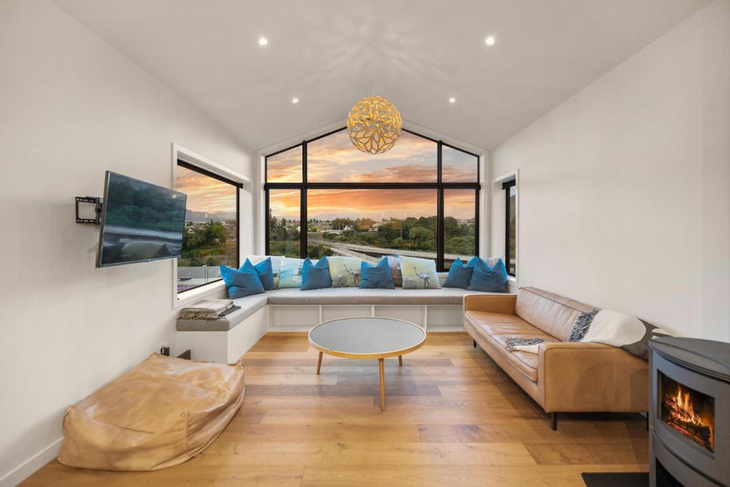 Remarkable River Retreat 4