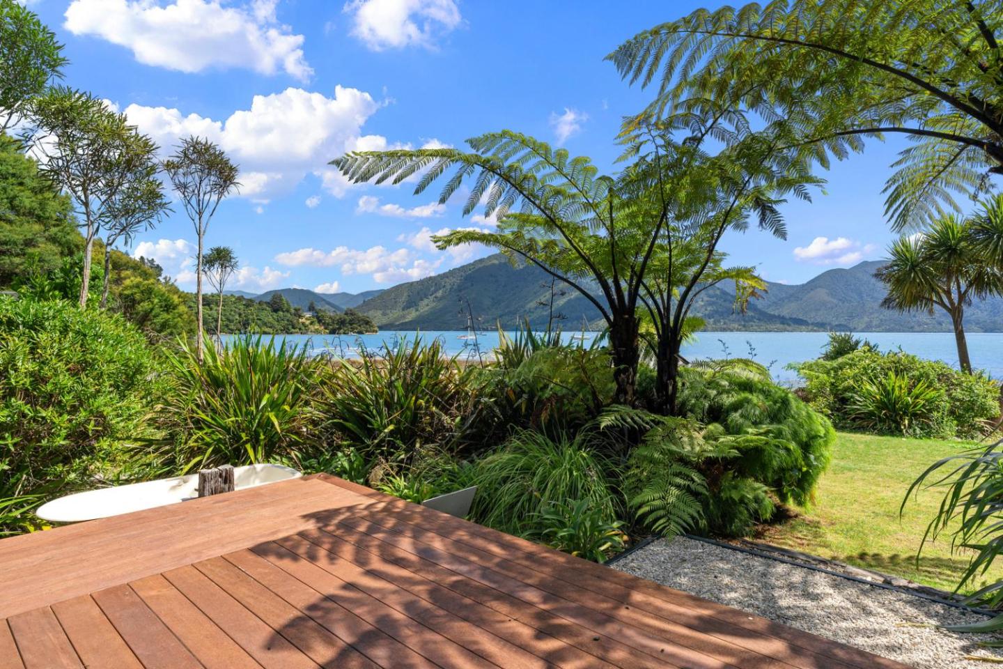 Luxury Waterfront Retreat At Mahau Sound 5