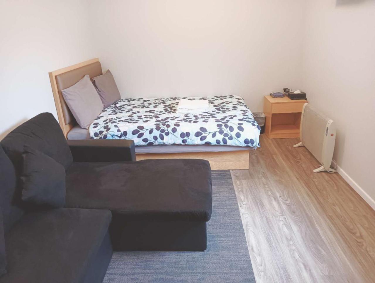 2 Beds Including 1 Sofa Bed Serviced Chalet B 5