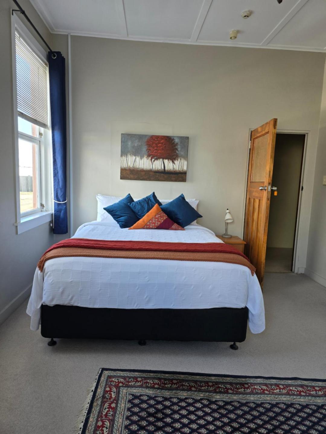 Royal Accommodation 3