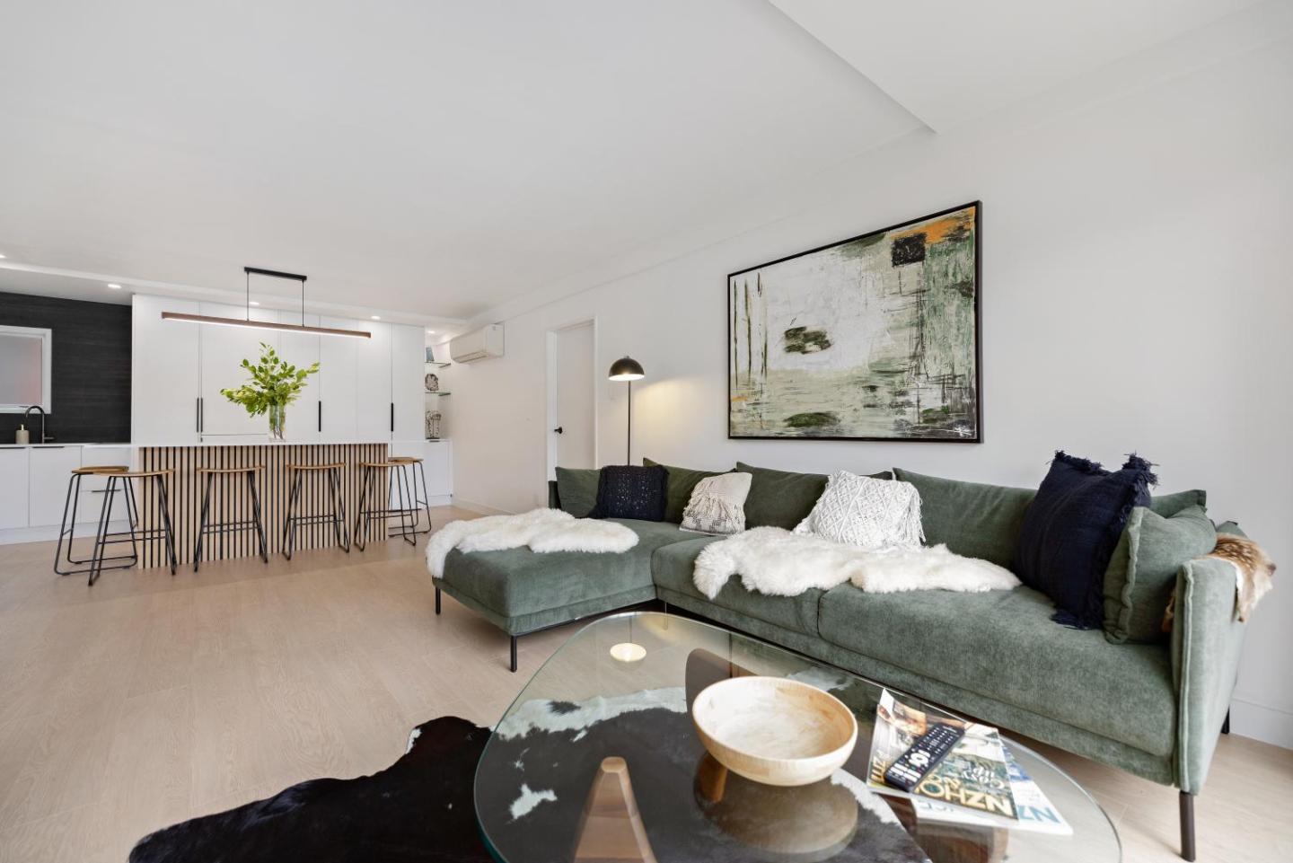Spectacular Lakefront Apartment 5