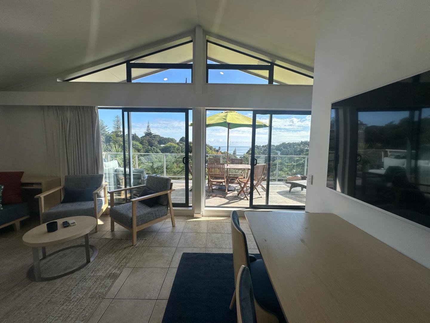 Palm Breeze 1 Double Bedroom Seaview 95m Apartment-traveller Award Winner 2026 3