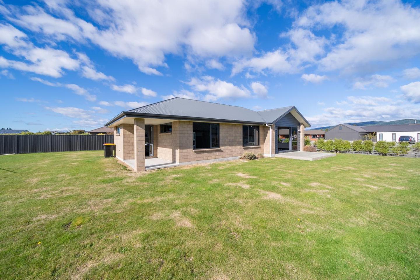 Mountainview Escape - Te Anau Holiday House 4