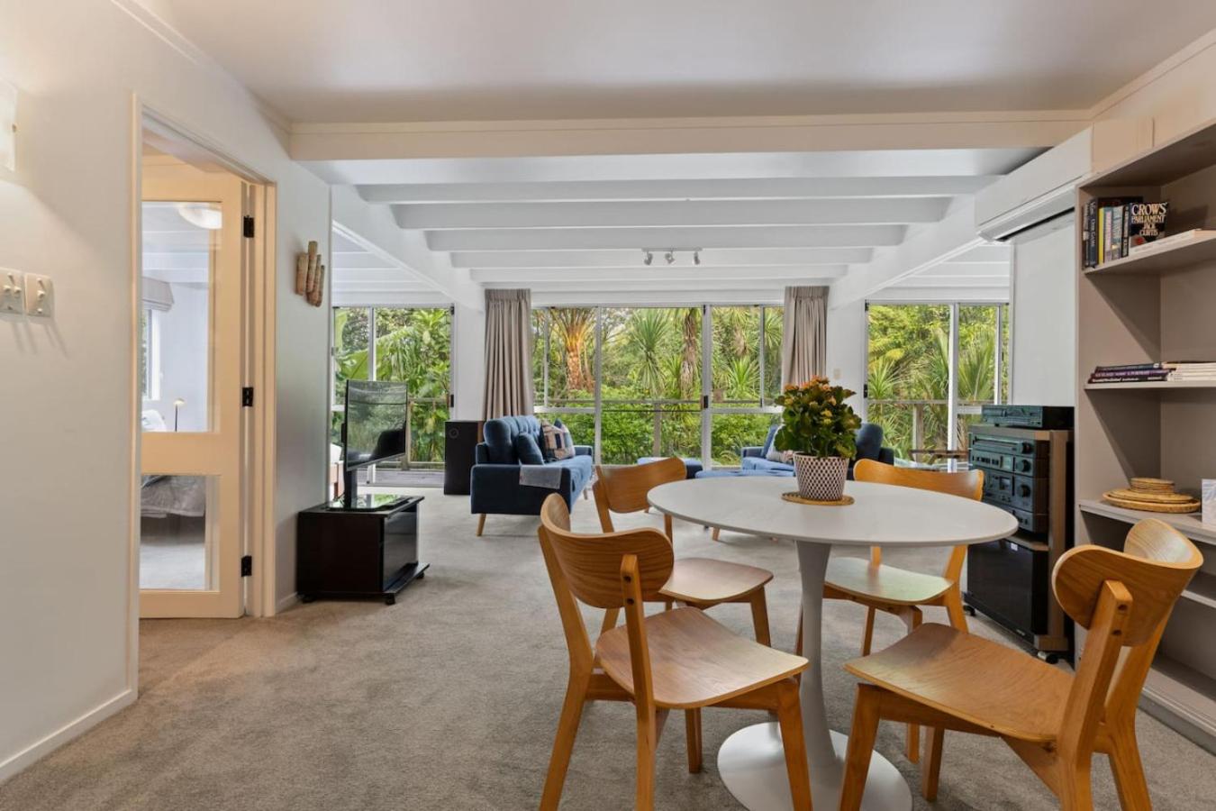 Lush Green Hideaway Guest Suite Near Newmarket 3