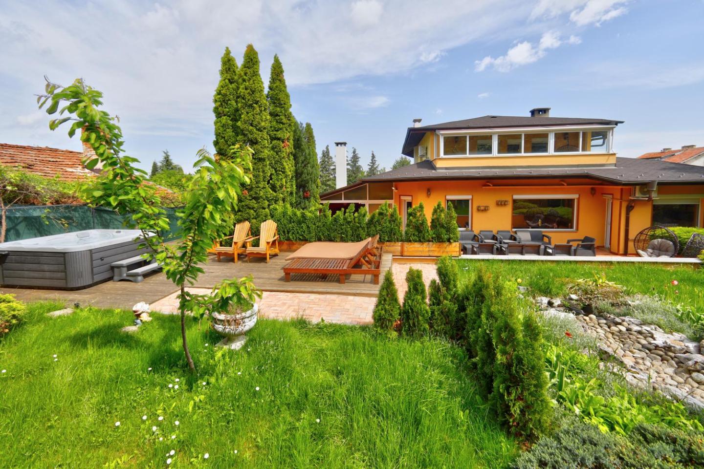Villa Boyana City & Relax With Hot Jacuzzi And Sauna By Bookvillabg