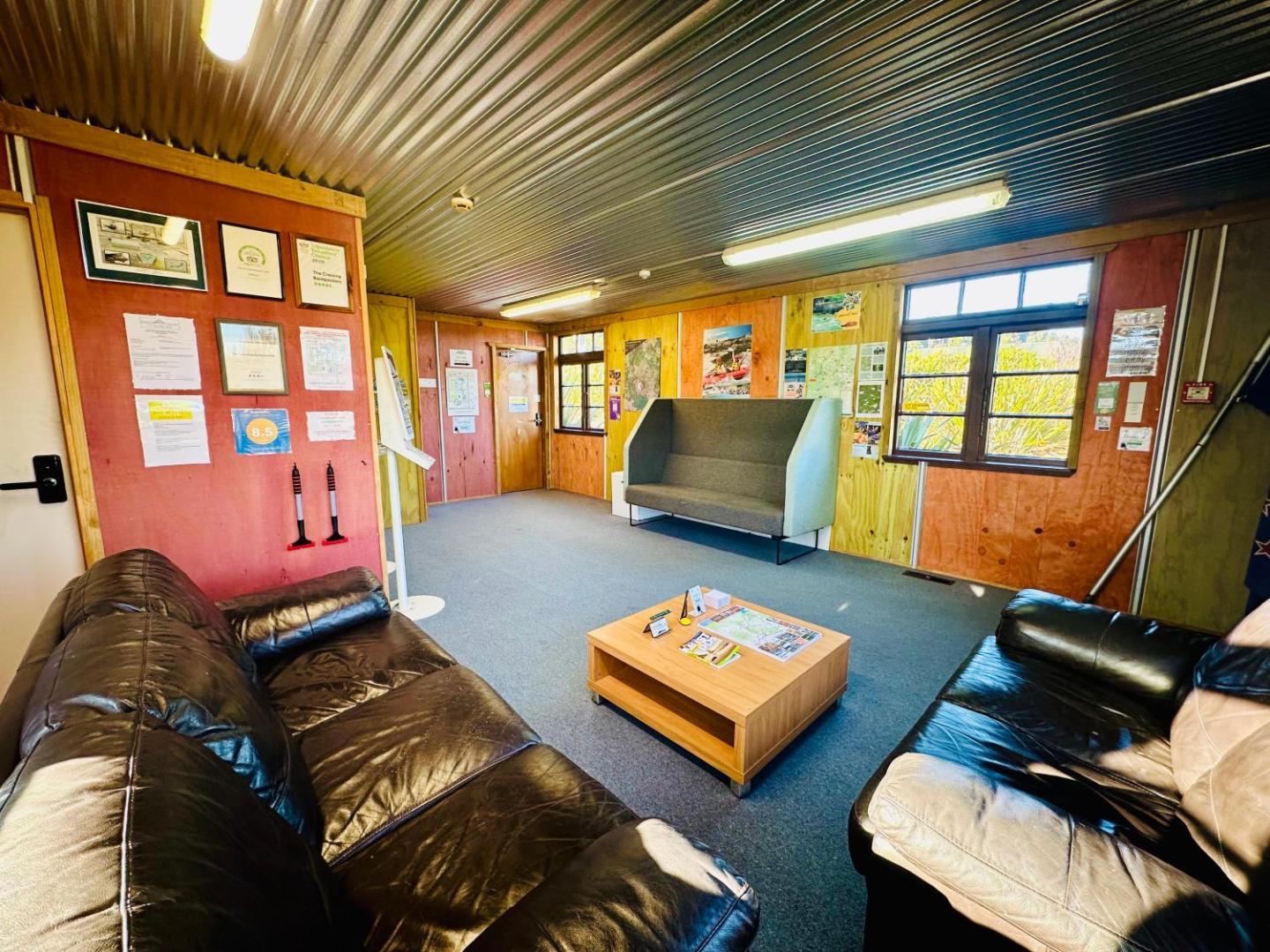 The Crossing Lodge & Backpackers 3