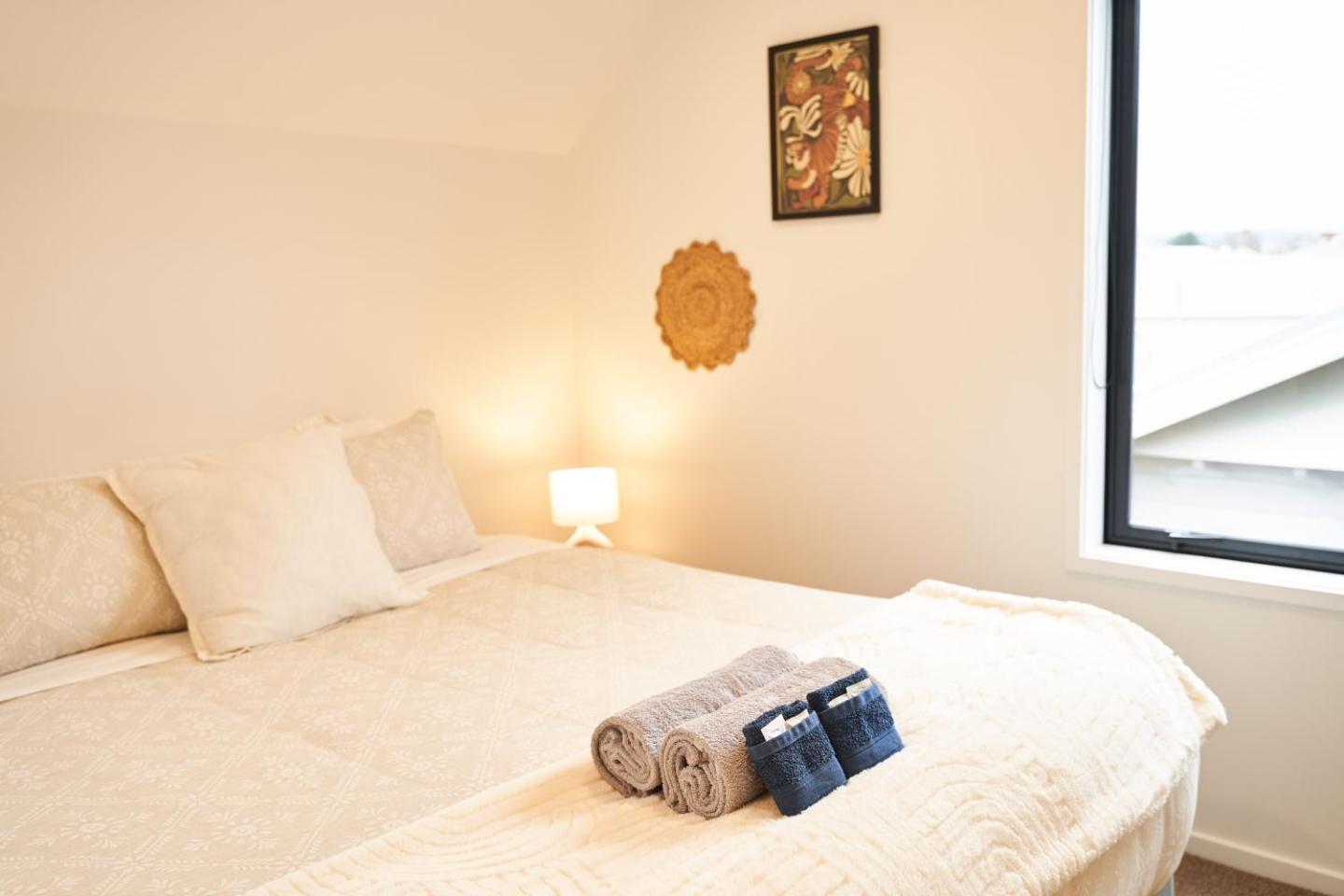 Newly Built Unit In St Kilda Modern Amenities 3