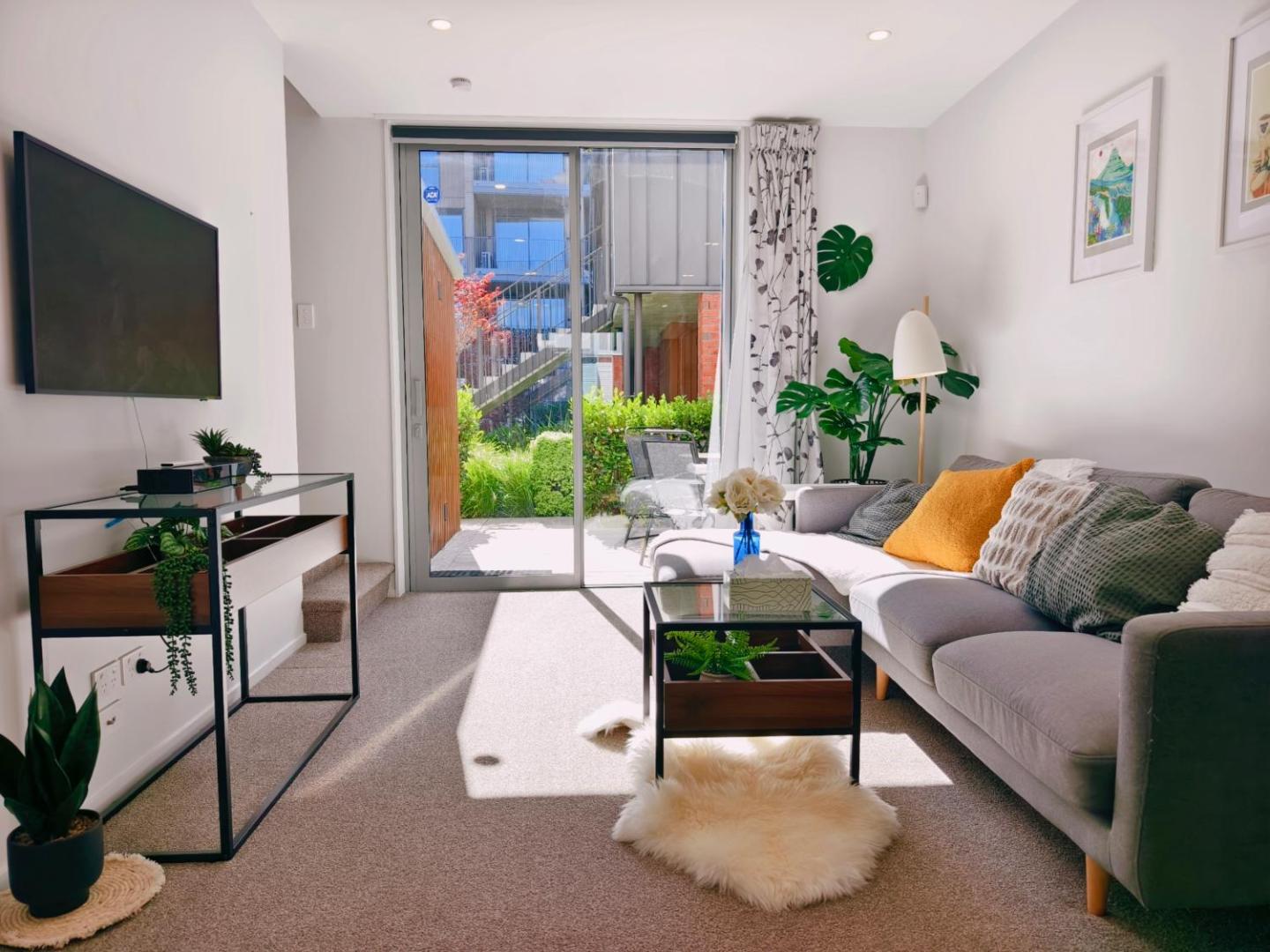 Walk To Stadium Cbd 2br 2bath Free Reserved Parking - Jjhome 2