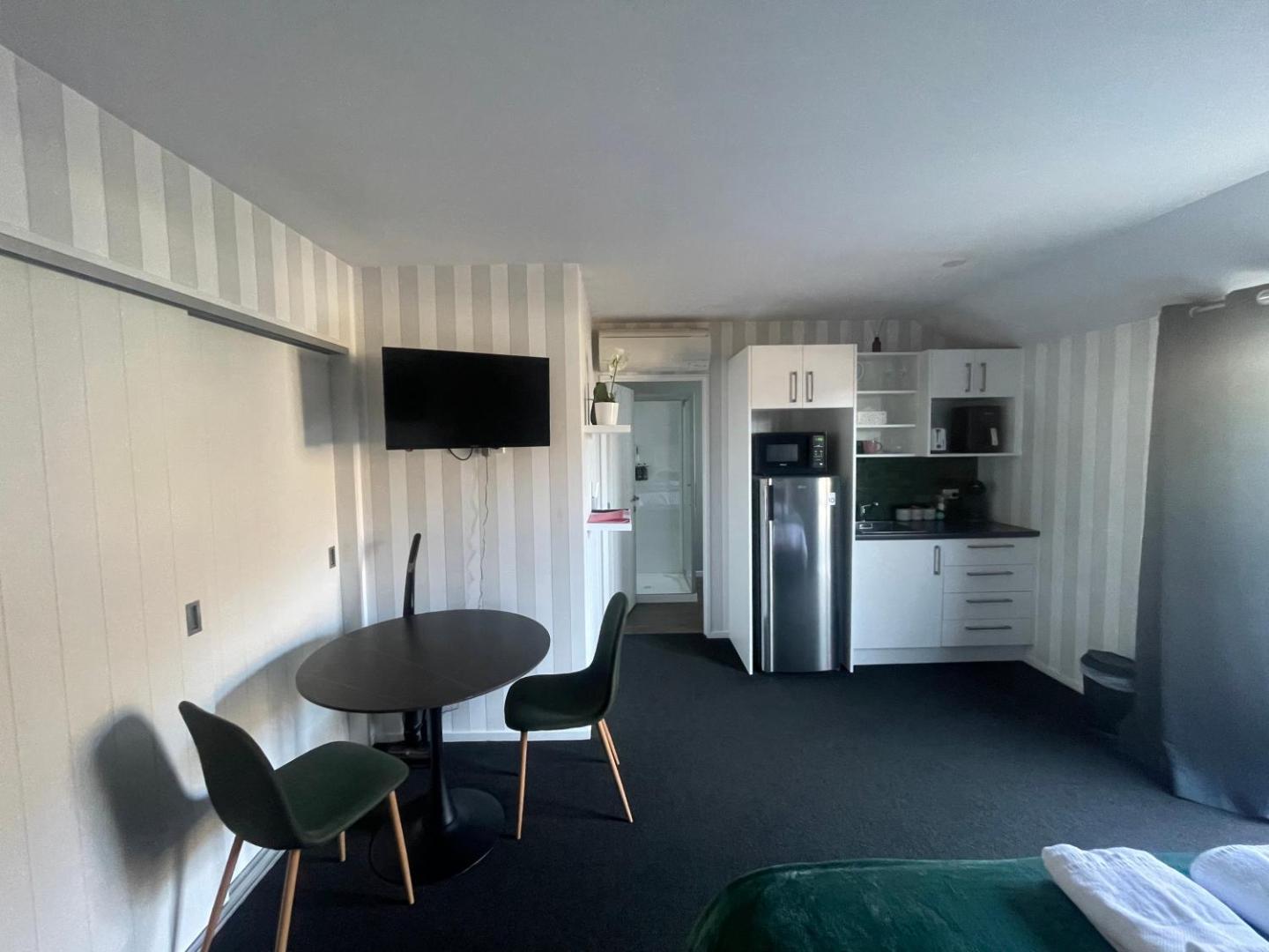 Charming Studio With Remarkable Views 4