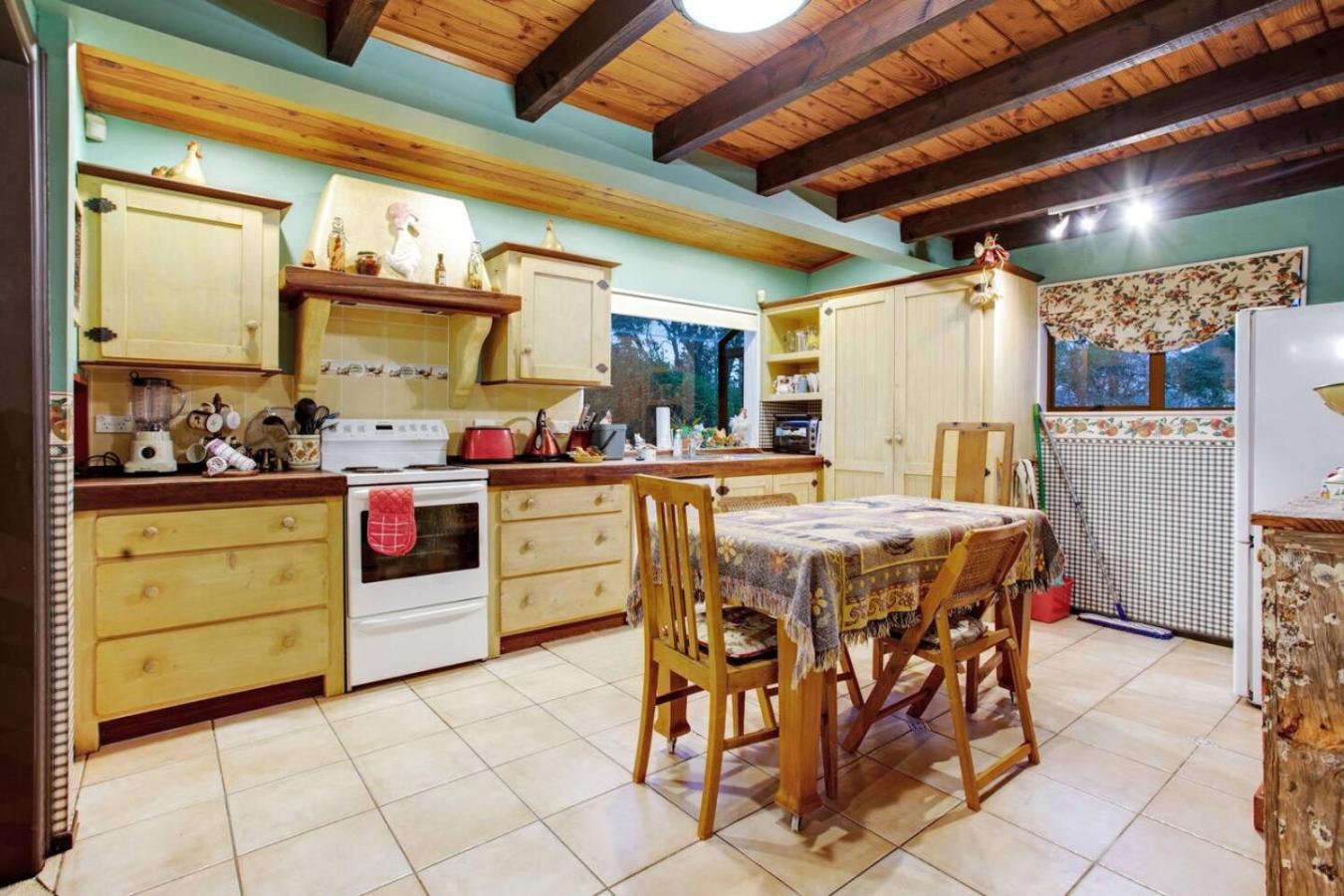 Countryside Retreat With On-site Horse Experiences 2