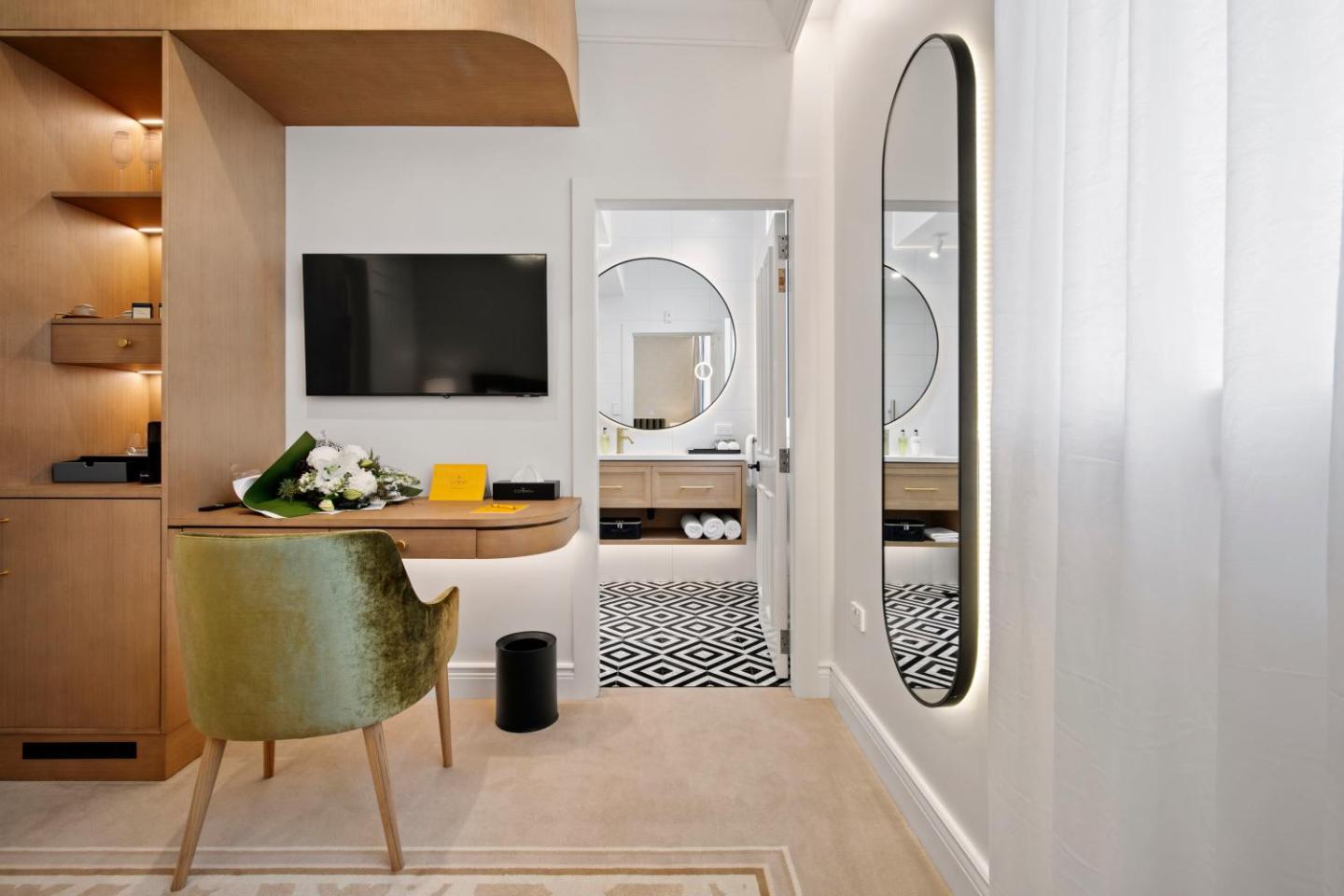 The Clements Hotel 5