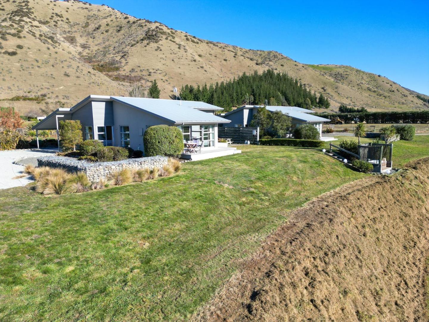 Hurunui River Retreat - Tussock Cottage 1