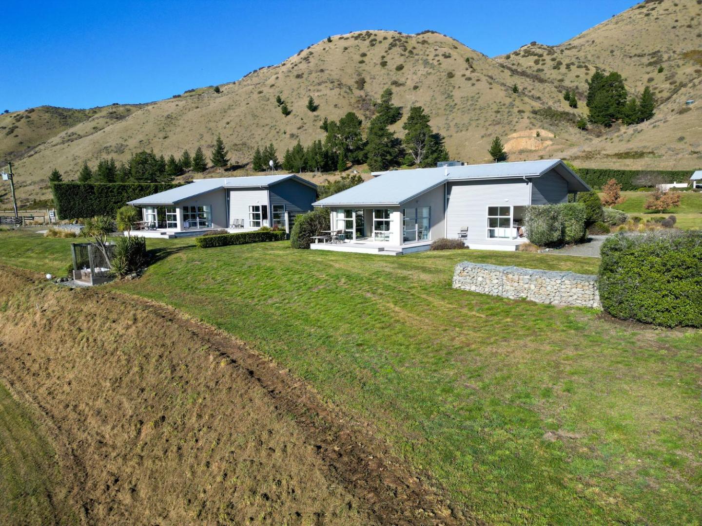 Hurunui River Retreat - Tussock Cottage 4
