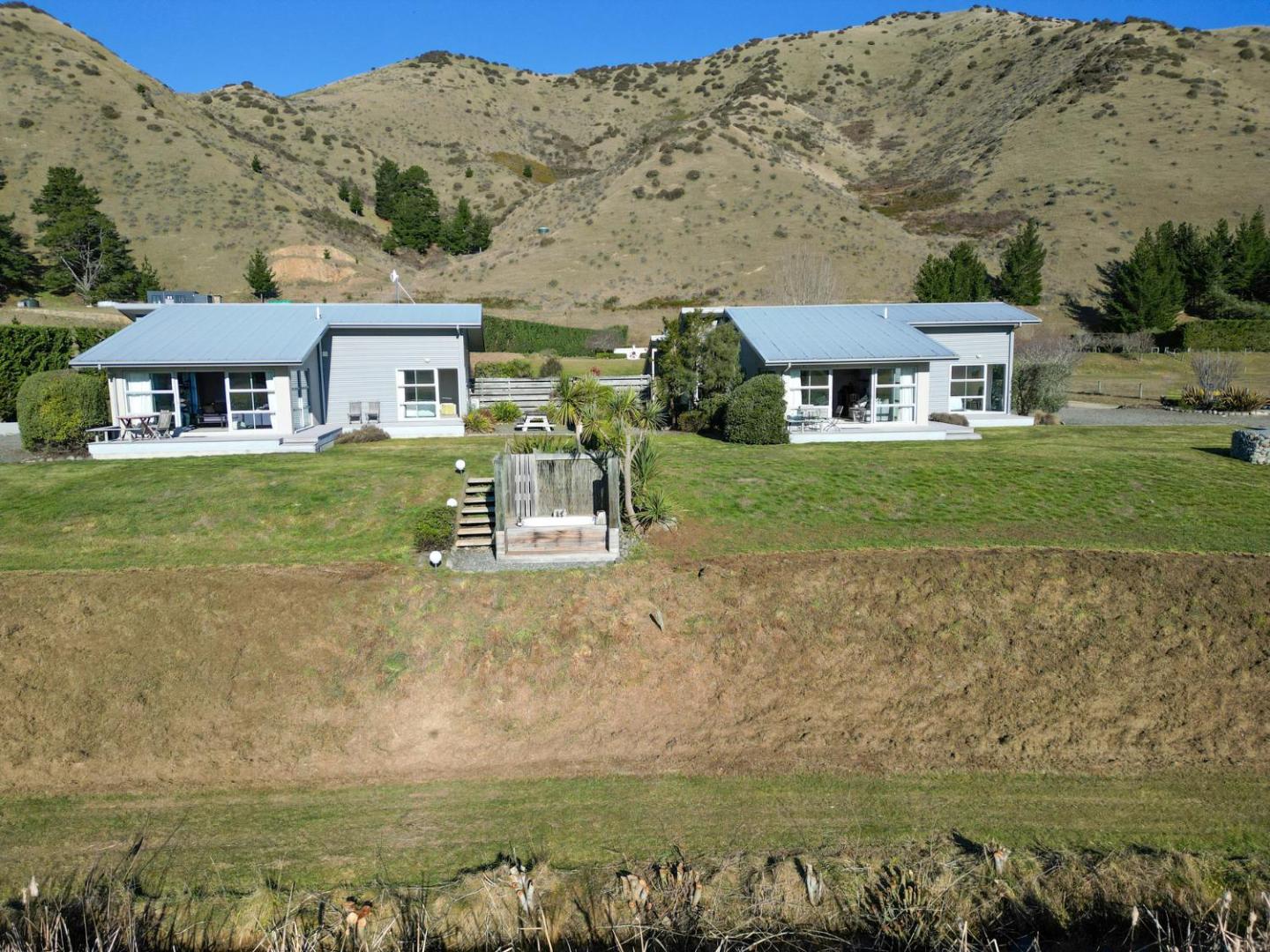Hurunui River Retreat - Flax Cottage 3