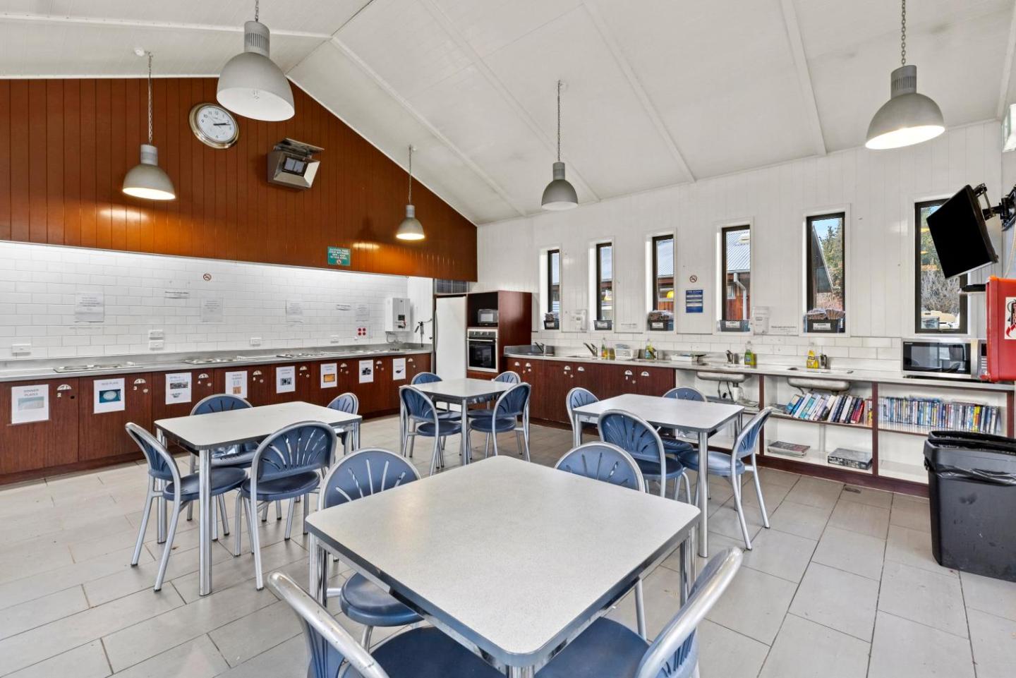 Hampshire Holiday Parks - Arrowtown 5