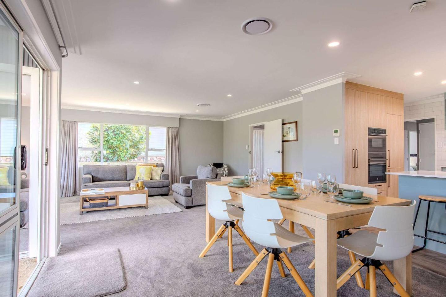 Fairway Views - Golf Course Location With Spa Pool 2