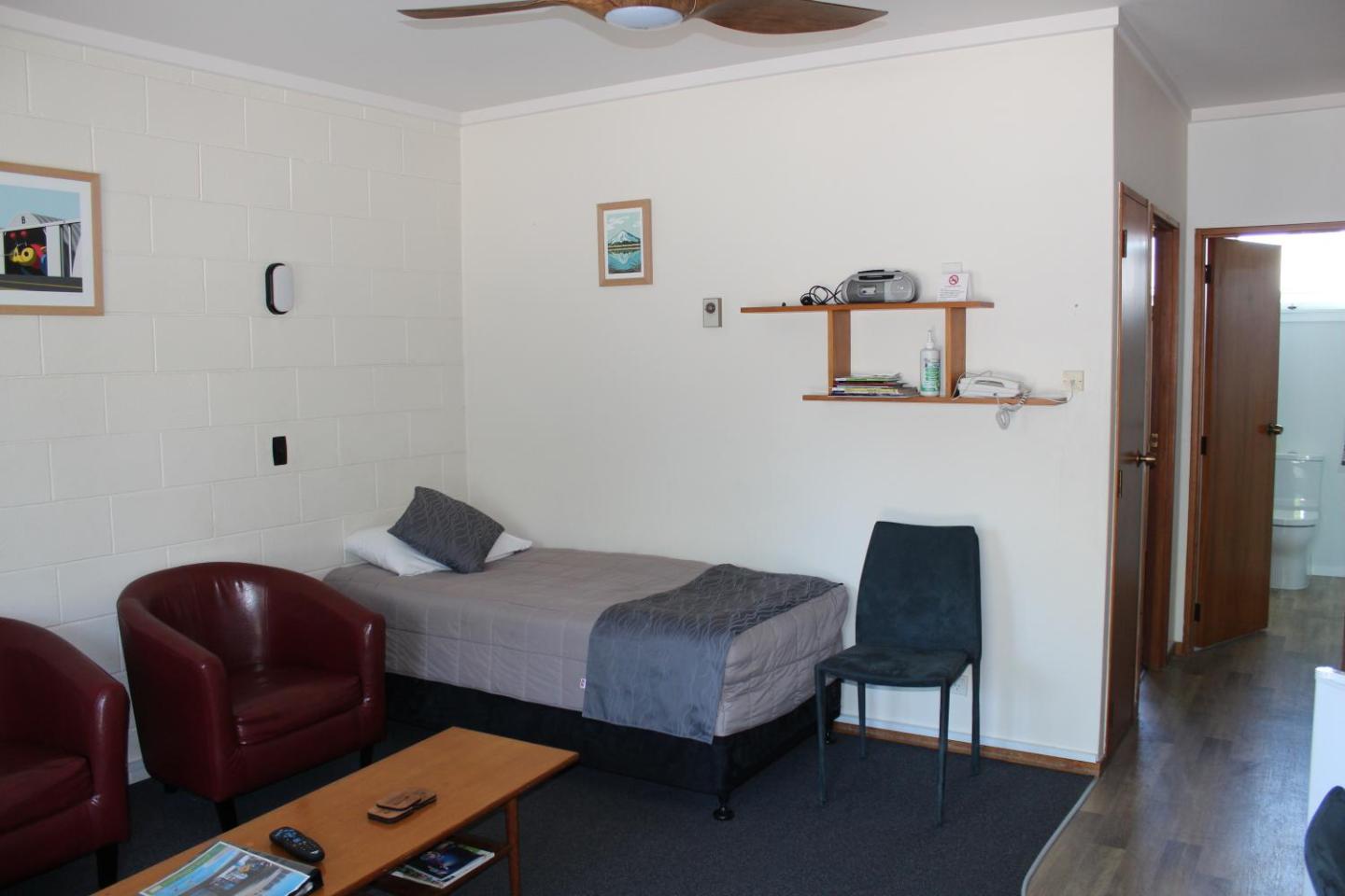 Elmore Lodge Motel 2